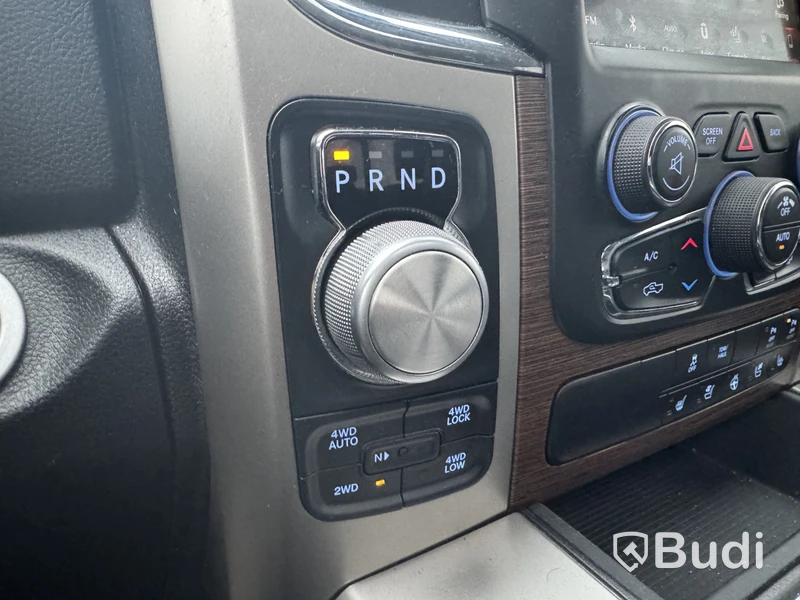 Dodge RAM 1500 Crew Cab 5.7 V8 HEMI 4x4 TorqueFlite -2018 | Laramie