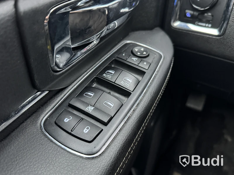Dodge RAM 1500 Crew Cab 5.7 V8 HEMI 4x4 TorqueFlite -2018 | Laramie