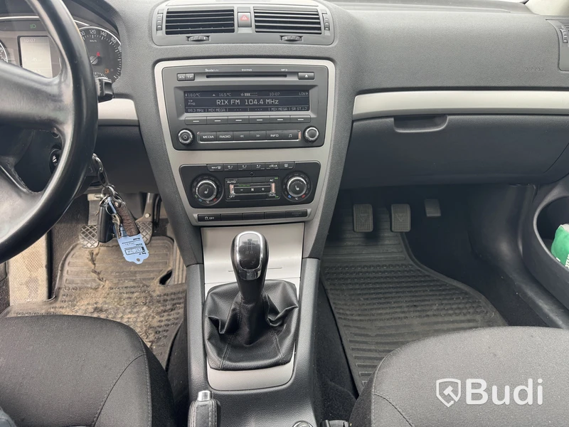 Skoda Octavia Kombi 1.6 TDI -2011 | Körskolebil