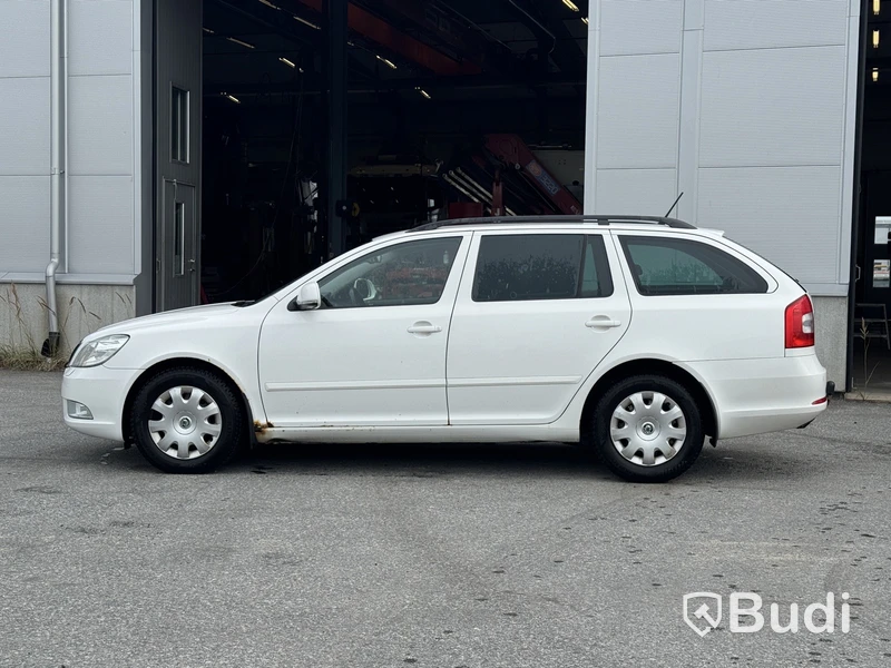 Skoda Octavia Kombi 1.6 TDI -2011 | Körskolebil