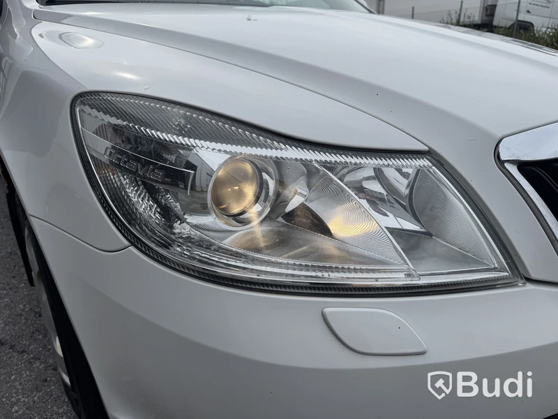Skoda Octavia Kombi 1.6 TDI -2011 | Körskolebil