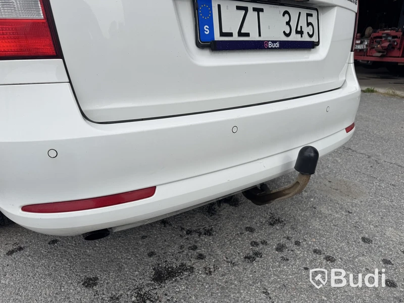 Skoda Octavia Kombi 1.6 TDI -2011 | Körskolebil