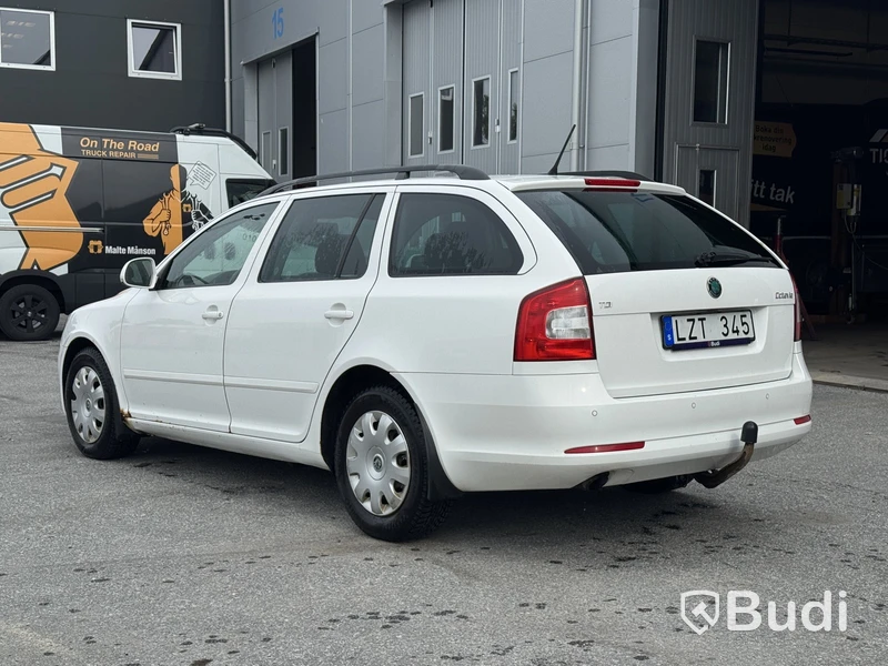 Skoda Octavia Kombi 1.6 TDI -2011 | Körskolebil