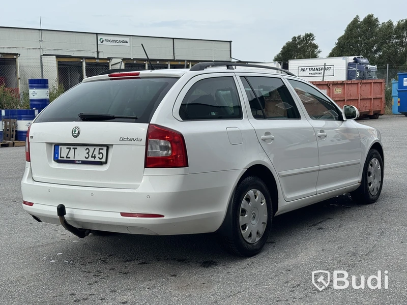 Skoda Octavia Kombi 1.6 TDI -2011 | Körskolebil
