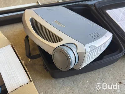 Projector with screen, InFocus LP650