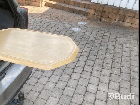 Bord för bagagemontering