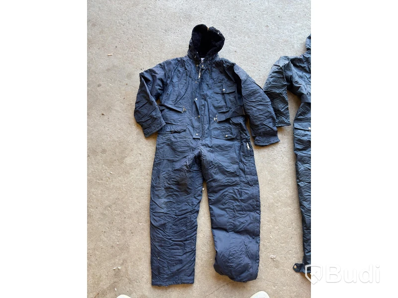2 st skoteroverall samt 2 par jaktbyxor, bl.a. Verney-Carron och Björnkläder