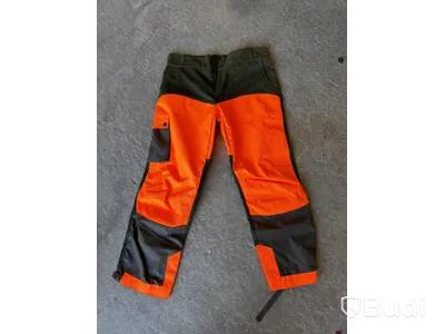 2 st skoteroverall samt 2 par jaktbyxor, bl.a. Verney-Carron och Björnkläder