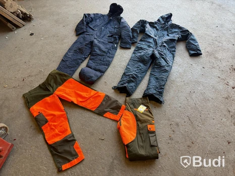 2 st skoteroverall samt 2 par jaktbyxor, bl.a. Verney-Carron och Björnkläder