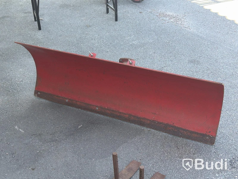 Redskapsbärare, Belos 272, med vagn, klippaggregat, snöblad m.m.