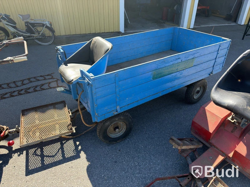 Redskapsbärare, Belos 272, med vagn, klippaggregat, snöblad m.m.