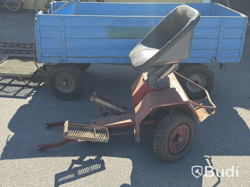 Redskapsbärare, Belos 272, med vagn, klippaggregat, snöblad m.m.