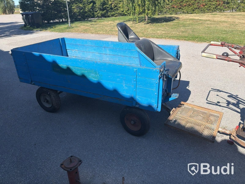 Redskapsbärare, Belos 272, med vagn, klippaggregat, snöblad m.m.