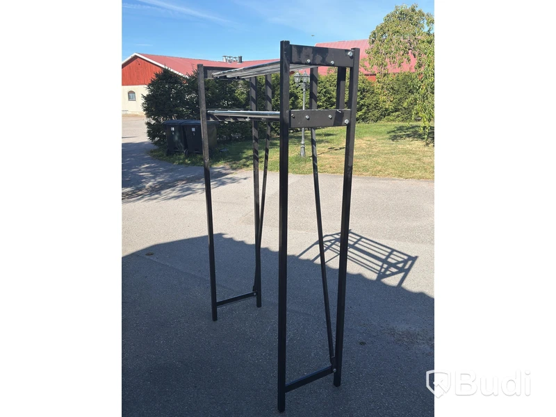 Hatthylla, svart metall, 110×43×190 cm