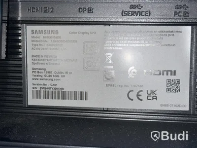 Kontorsarbetsplats med 49” curved skärm Samsung C49C954U