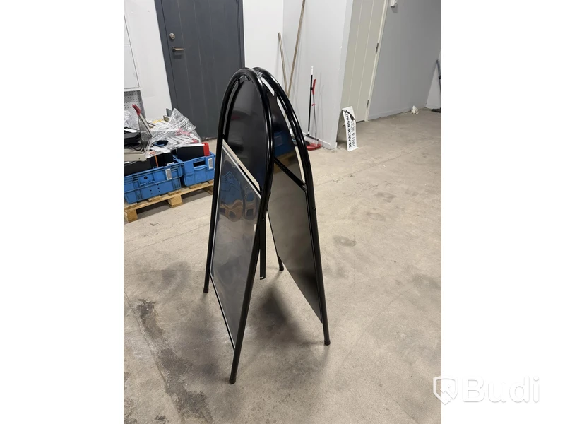 2 st 1X Trottoarpratare Toppsign 70X50 cm svart 1X 70X100 trottoarpratare Vit
