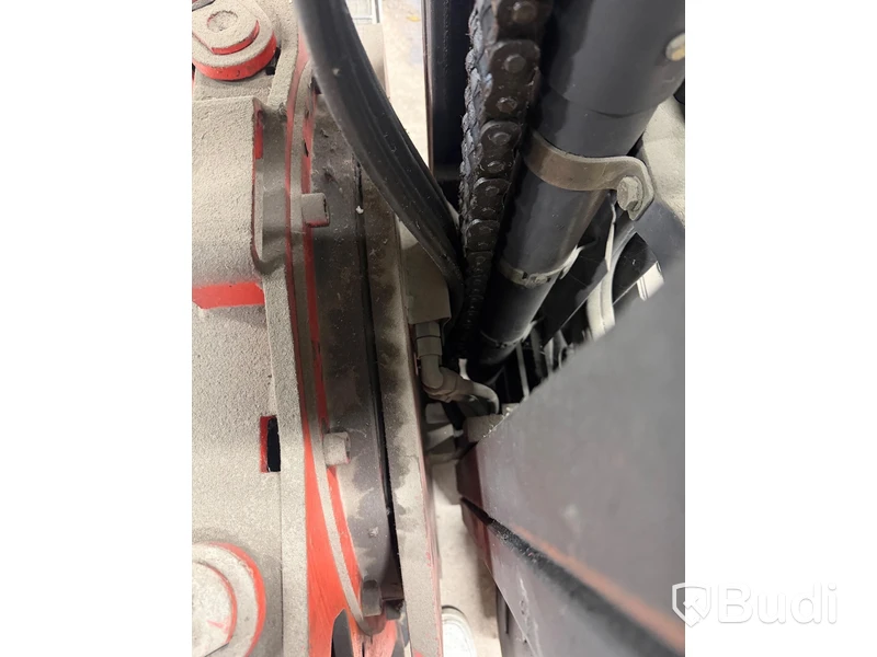Truck Linde 48 V med Auramo 2 ton / 550 kg roterande klämma.