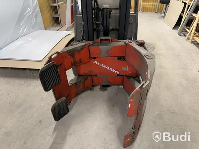 Truck Linde 48 V med Auramo 2 ton / 550 kg roterande klämma.