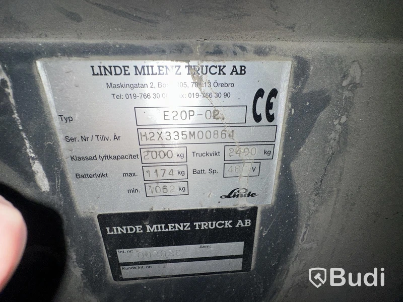 Truck Linde 48 V med Auramo 2 ton / 550 kg roterande klämma.