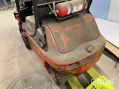Truck Linde 48 V med Auramo 2 ton / 550 kg roterande klämma.