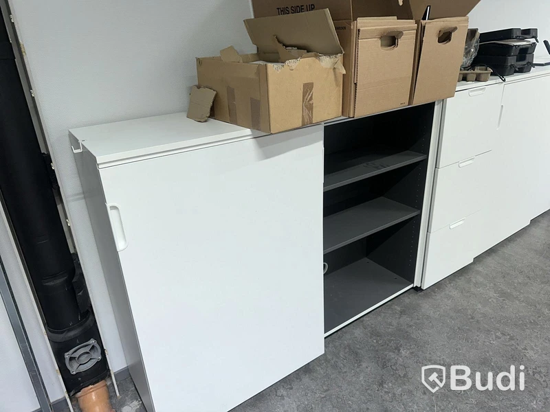 Storage shelving, lot including all contents