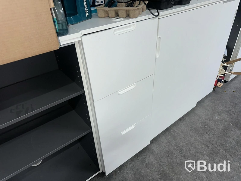 Storage shelving, lot including all contents