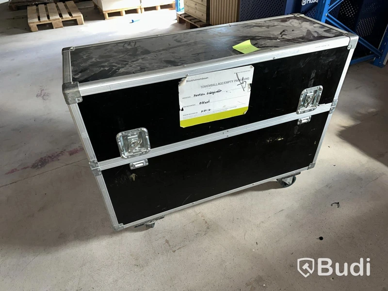 Flight cases, black, on wheels, 2 pieces.