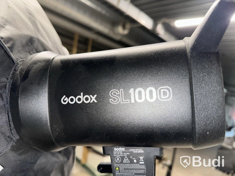 2 Godox P90L with floor stands