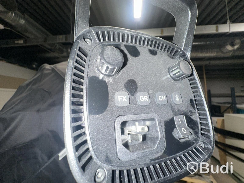 2 Godox P90L with floor stands