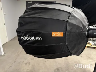 2 Godox P90L with floor stands