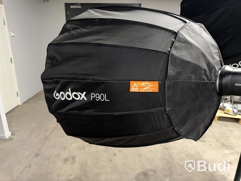 2 Godox P90L with floor stands