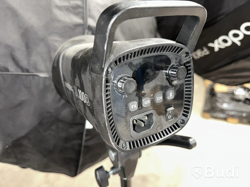 2 Godox P90L with floor stands