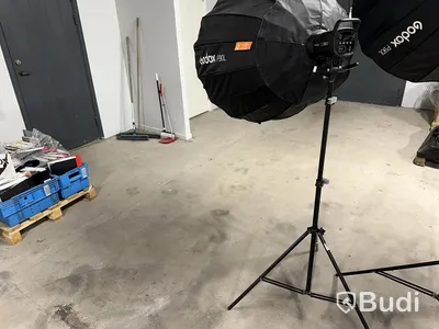 2 Godox P90L with floor stands