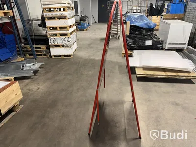2 stycken Skyltställ, röd, T Höjd  160 cm budskaps storlek 700*1000