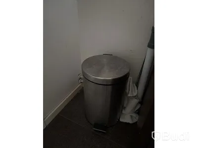 Handfat och blandare inkl. skåp, spegel, hylla och soptunna