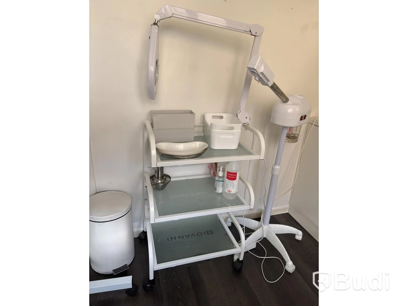 Mobile trolley incl. magnifying lamp and 2 facial steamers