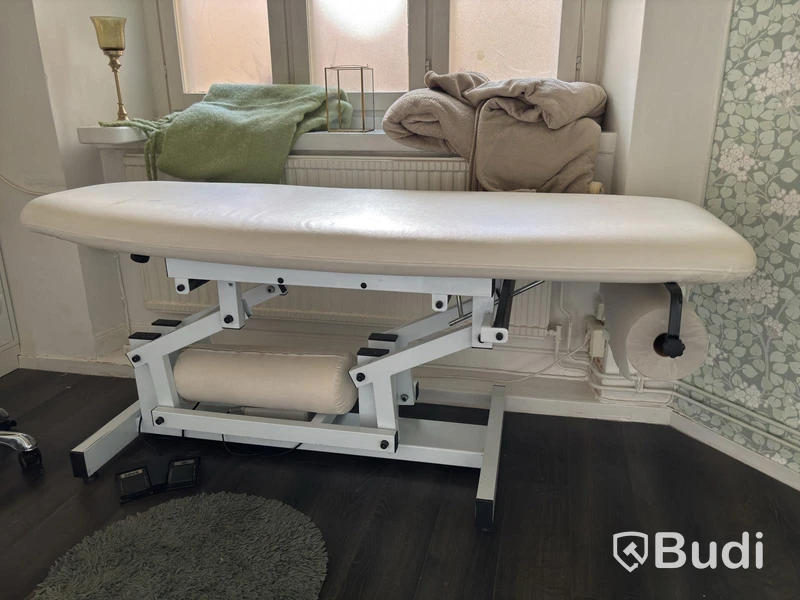 Höj- och sänkbar massagebänk inkl. stol
