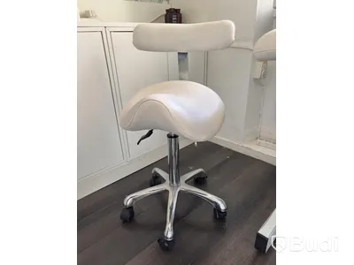 Höj- och sänkbar massagebänk inkl. stol