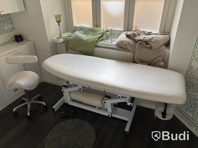 Höj- och sänkbar massagebänk inkl. stol