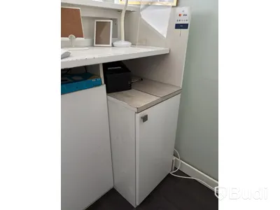 Receptionsdisk med diverse tillbehör