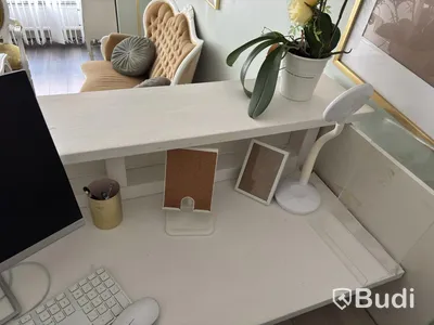 Receptionsdisk med diverse tillbehör