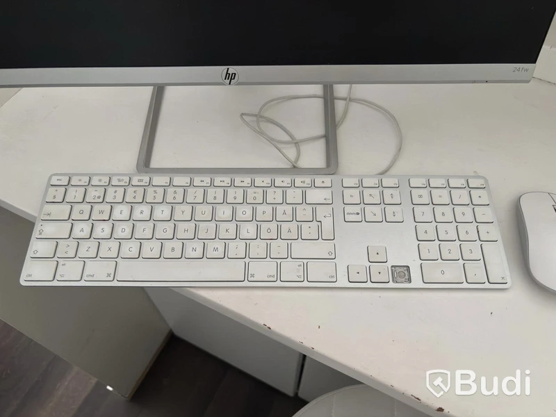 HP 24fw monitor incl. Apple keyboard and mouse