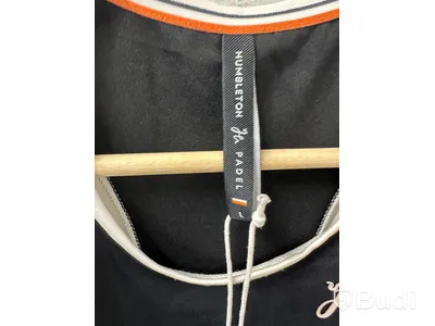 Träningslinne, stl. L, Humbleton, svart. & (NY) Tenniskjol, stl. XL, Humbleton, vit.