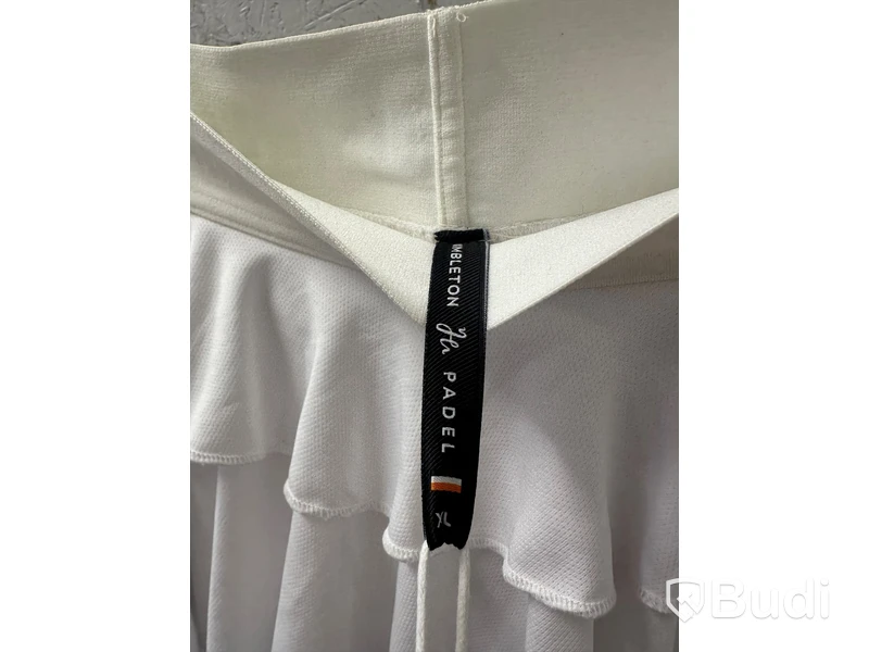 Träningslinne, stl. L, Humbleton, svart. & (NY) Tenniskjol, stl. XL, Humbleton, vit.