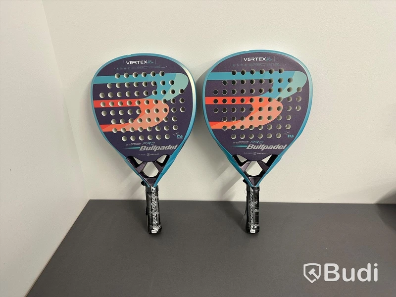 2 st. (NY) Junior padelracket, Bullpadel, Vertex 03WJR, lila/blå/korall, fodral medföljer till båda.