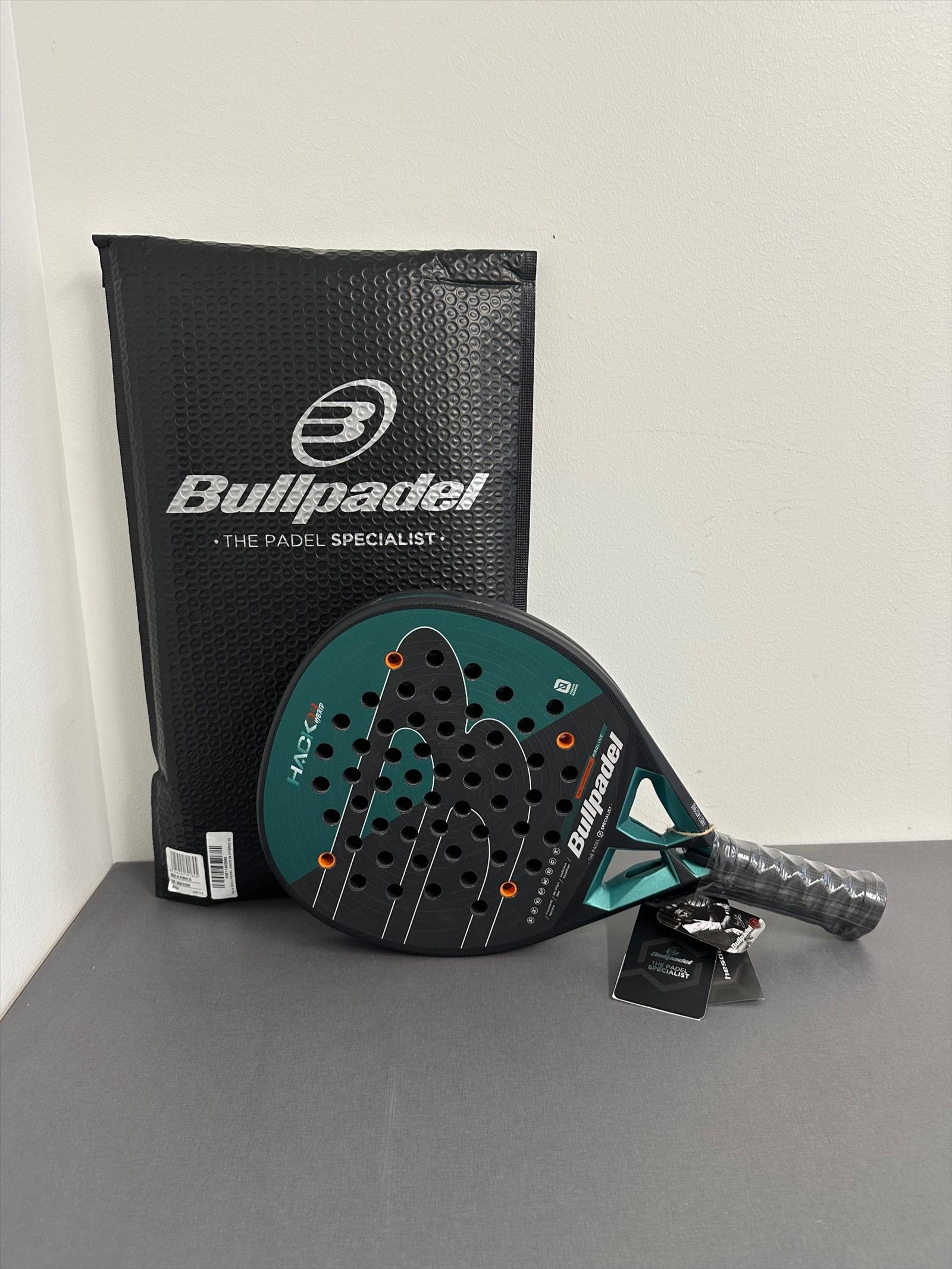 Padelracket, Bullpadel, Hack 04 Hybrid, svart/turkos/vit/orange.