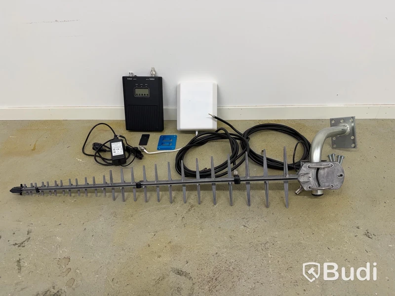 Antennförstärkare LPDA-antenna Poynting, SYN-L15L-S 800MHz Repeater
