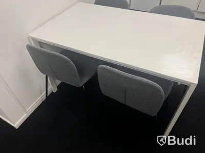 Mötesbord med 4 stolar