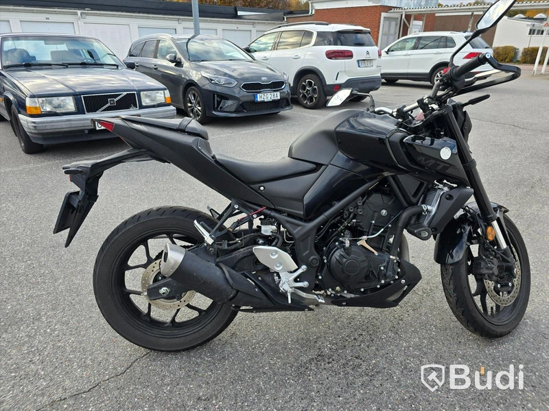 Motorcykel YAMAHA MT-03 | 2019 | 300 kubik