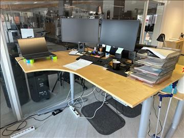 Elektriskt höj och sänkbart skrivbord -IKEA Galant 